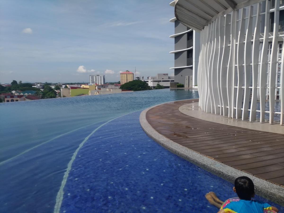Golden Troika Kota Bharu - 2 Bedrooms Экстерьер фото